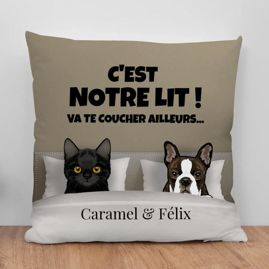 Notre lit (Chat et Chien) - Coussin personnalisé